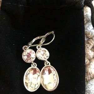 🌺Pierced Dangling Earrings